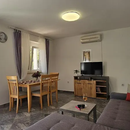 Nika Appartement Šilo