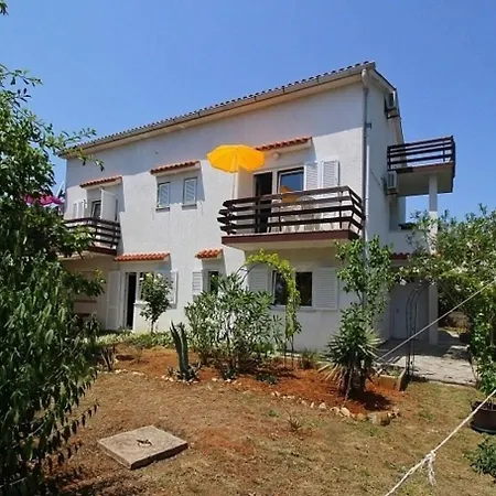 Nika Apartman